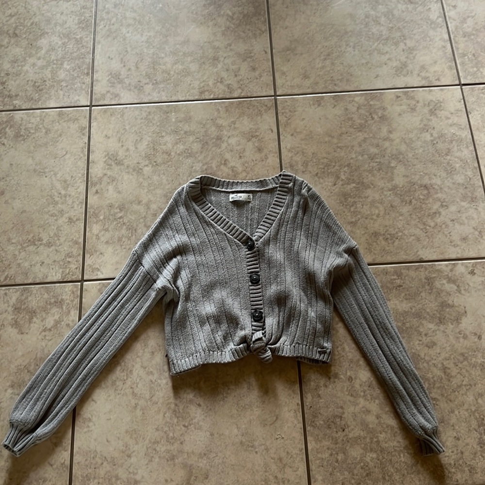 Women’s extra small Hollister sweater.